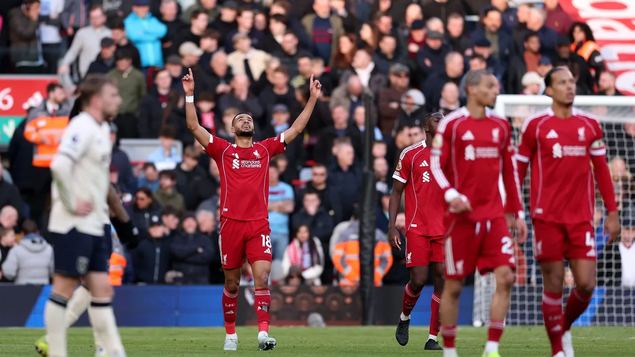 توقيت مواجهة ليفربول ضد وولفرهامبتون ضمن منافسات الدوري الإنجليزي ومجموعة القنوات الناقلة ترقبًا للنتيجة